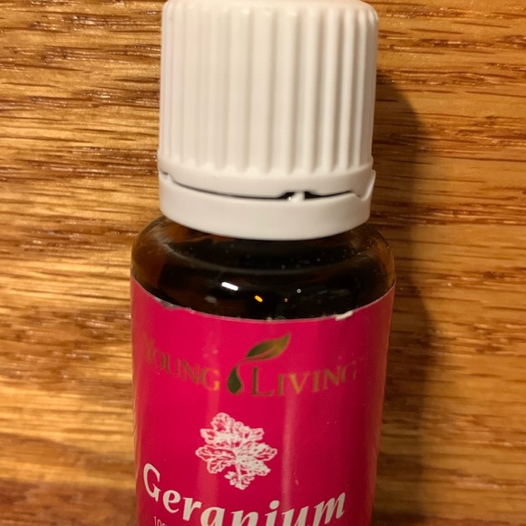 Young Living Essential Oils. Geranium. NEW never opened bottle. 15 ml. - Picture 3 of 3